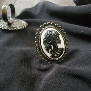 skeleton lady ring, jewlery